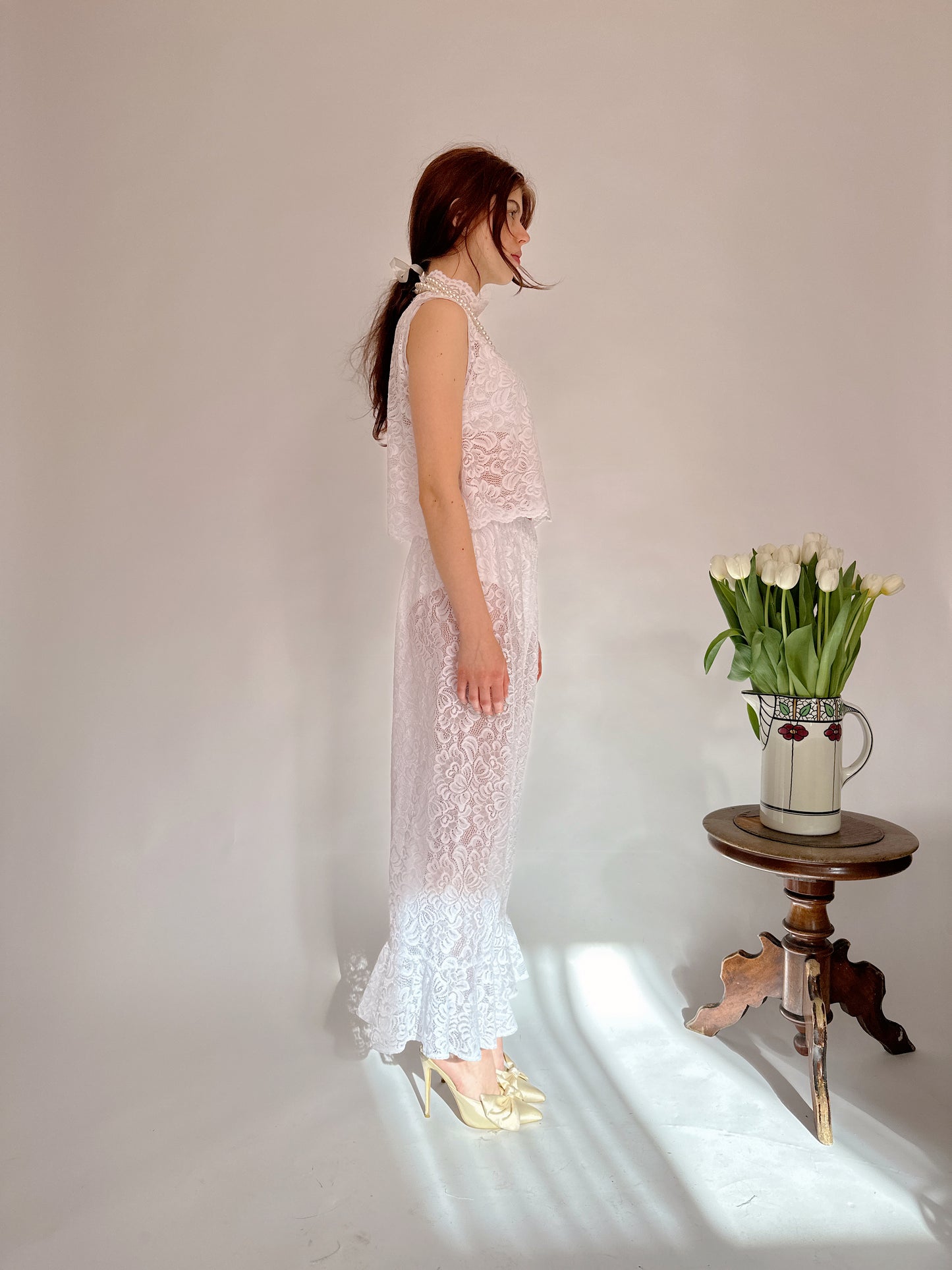 White rose garden set