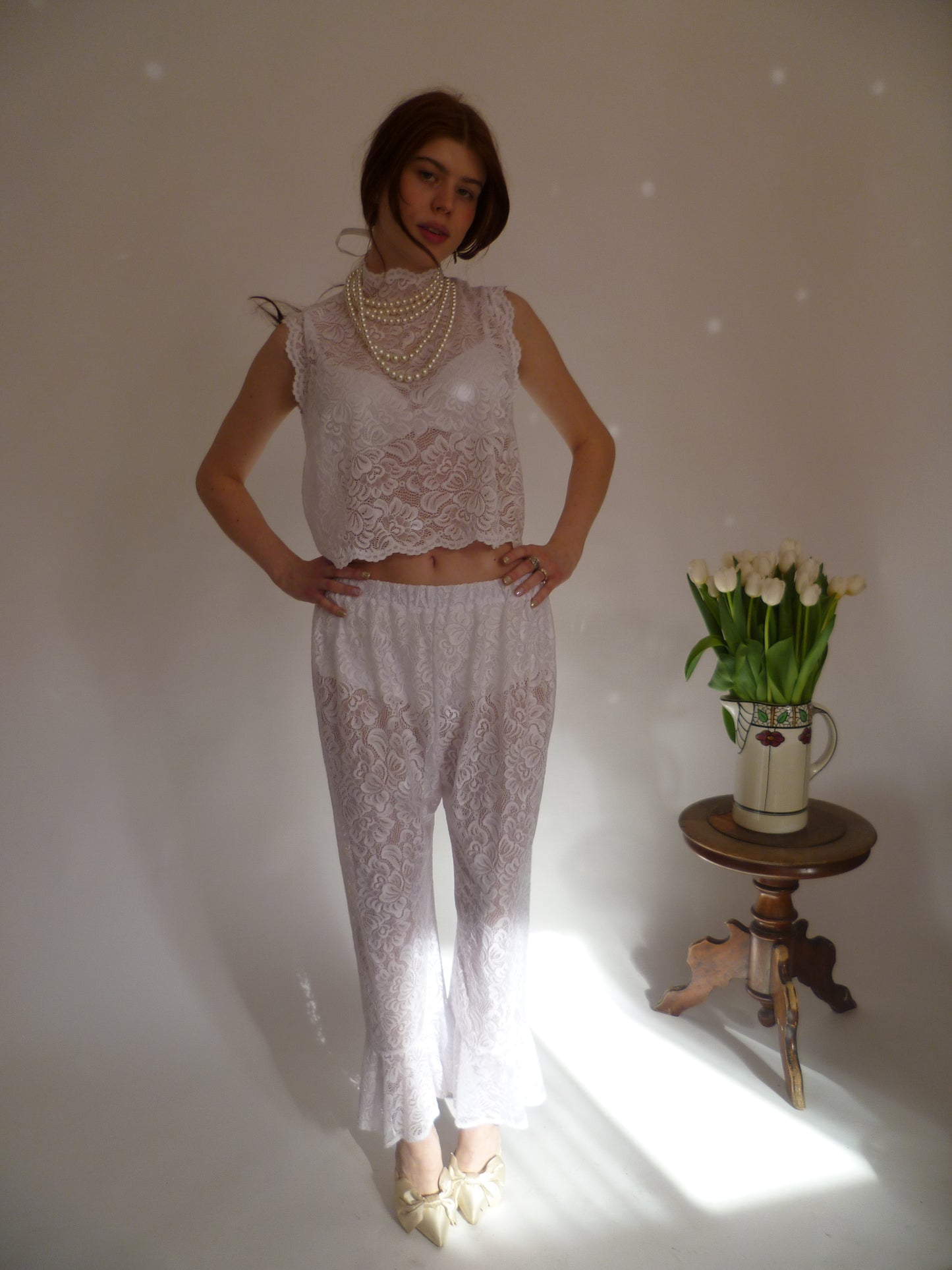 White rose garden set