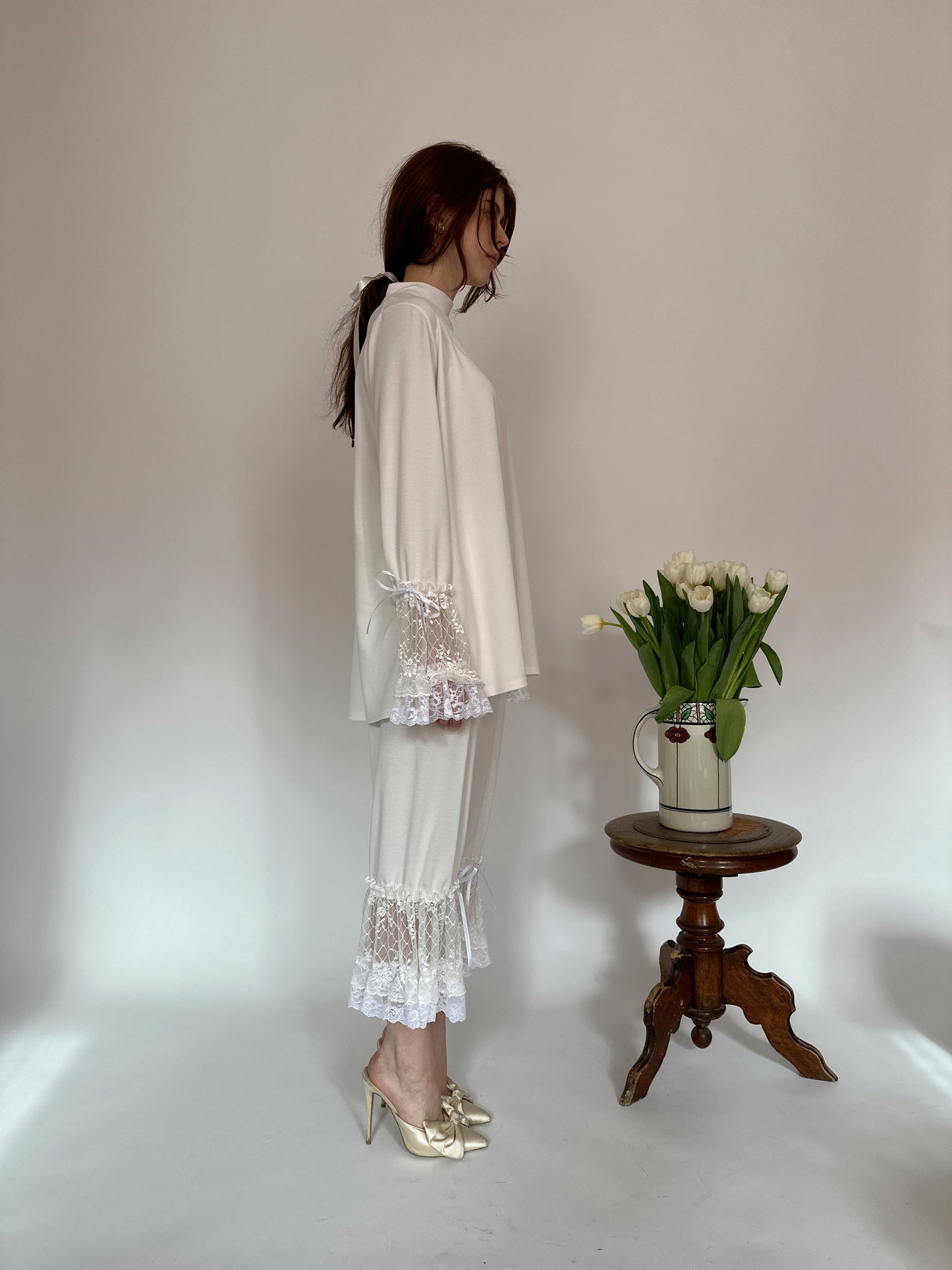 Creamy jersey creamy lace capri trousers