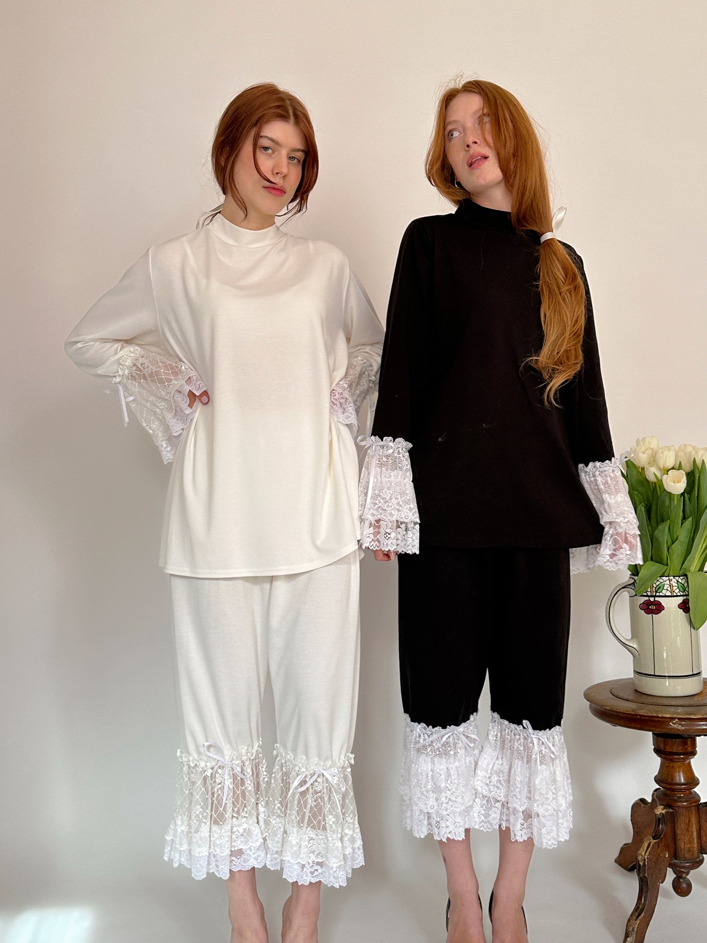 Creamy jersey creamy lace capri trousers