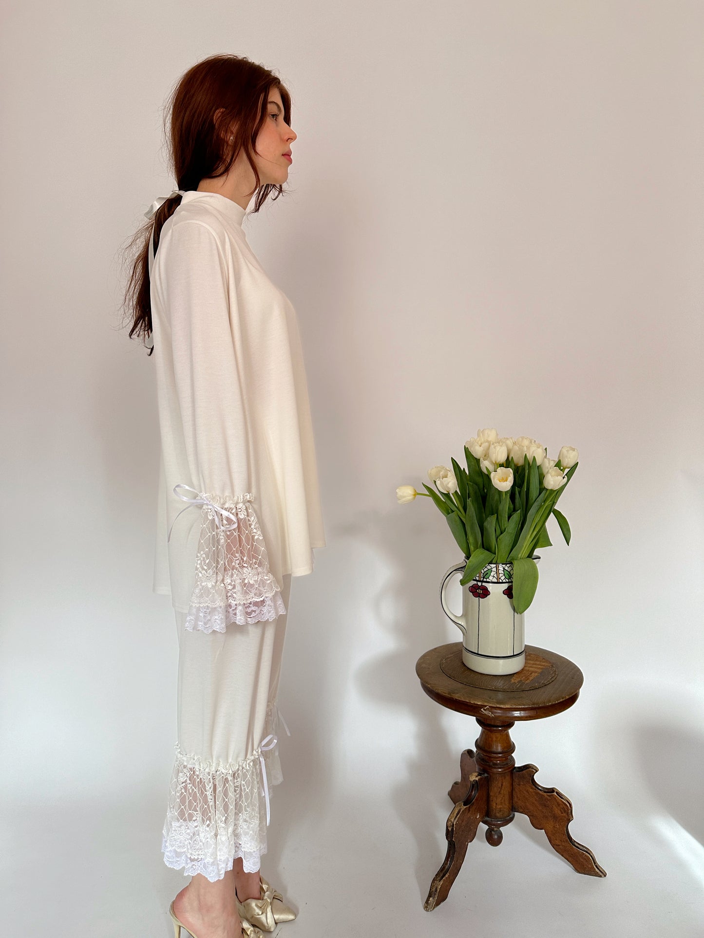 Creamy jersey creamy lace capri trousers