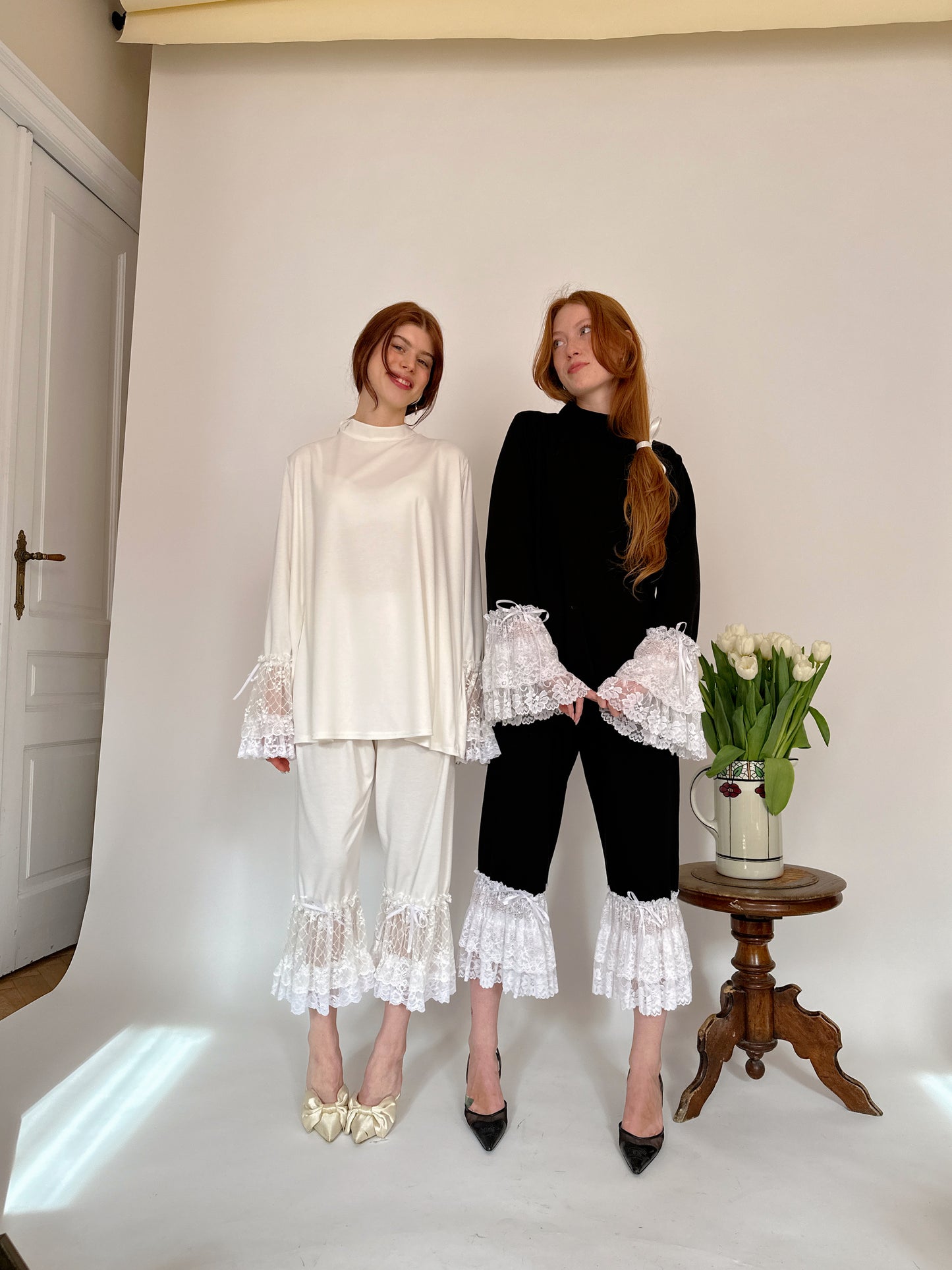Creamy jersey creamy lace capri trousers