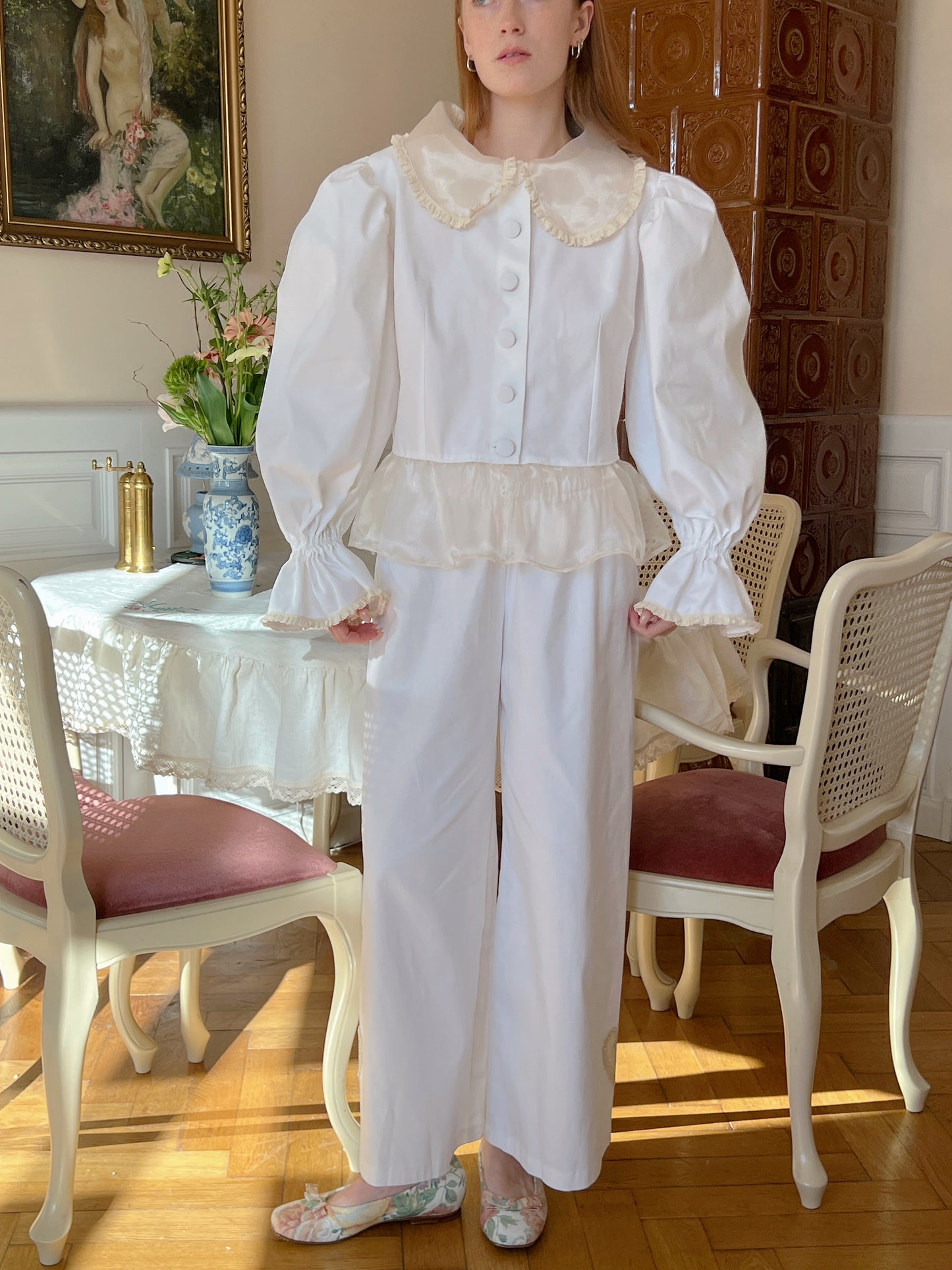 Set with organza details