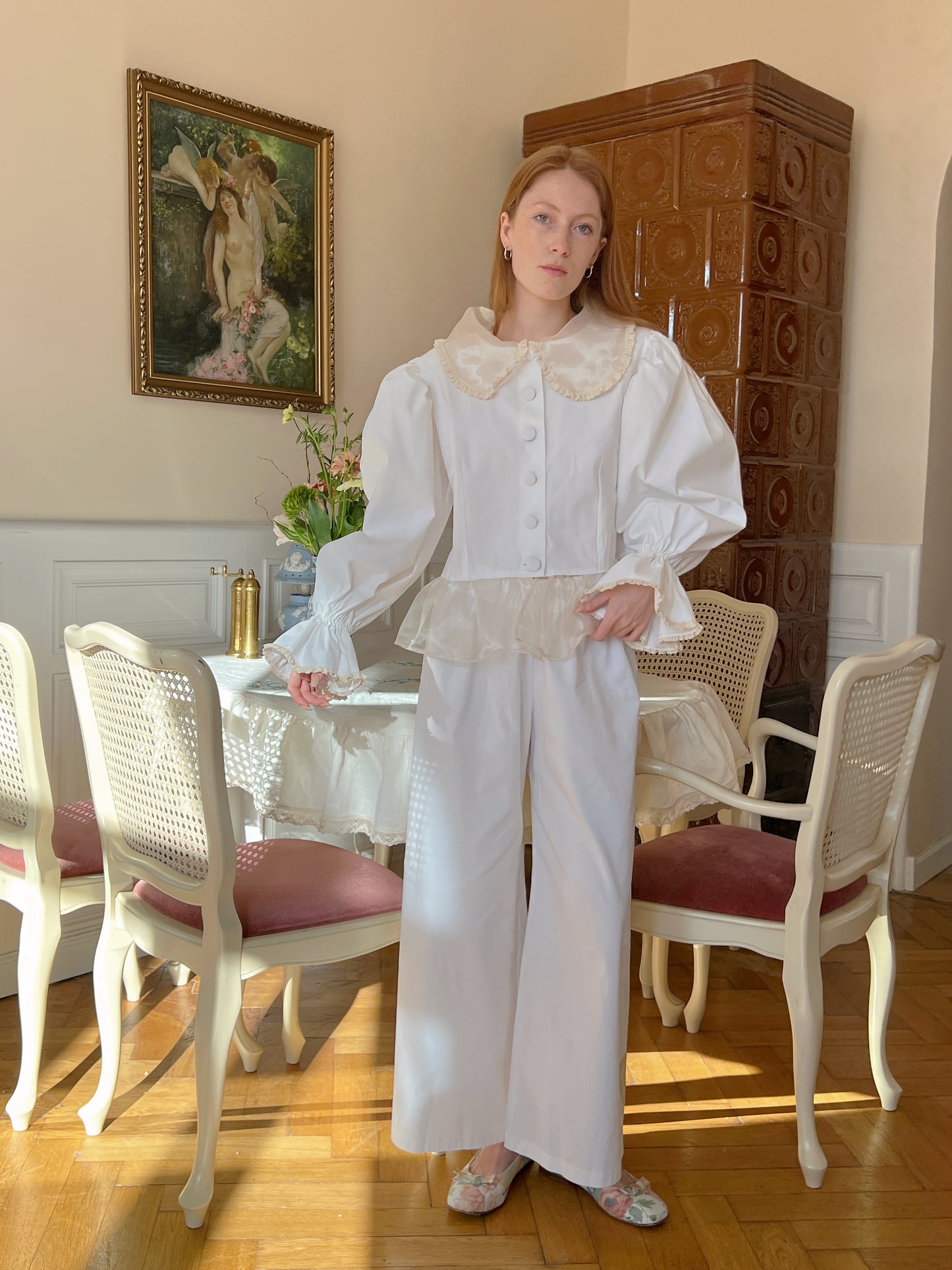 Set with organza details