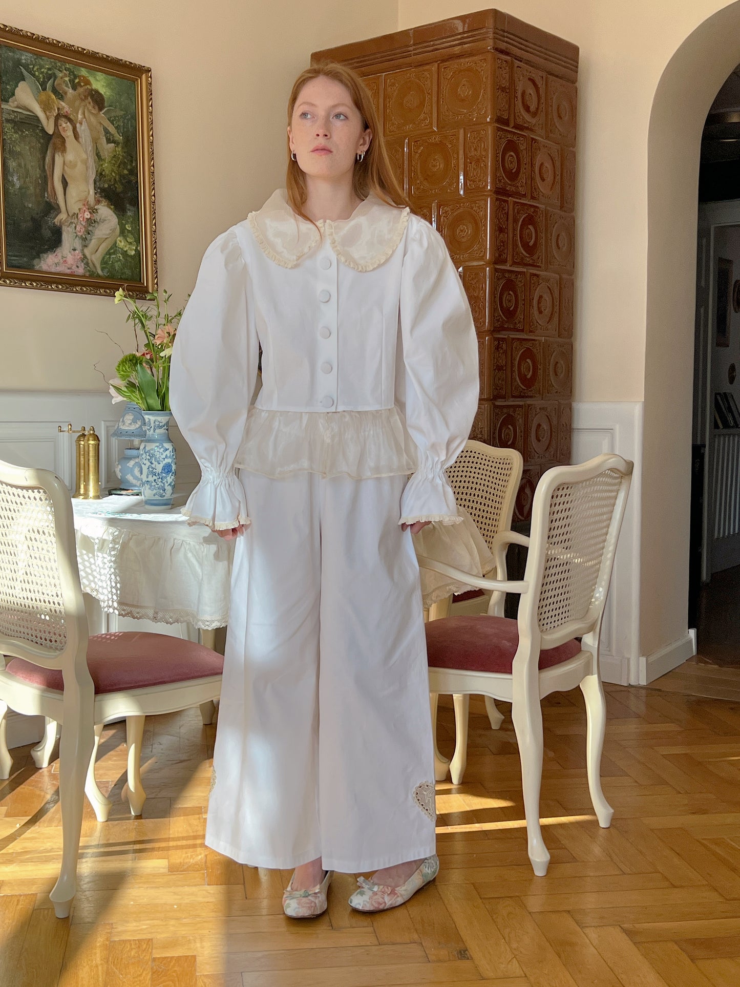 Set with organza details