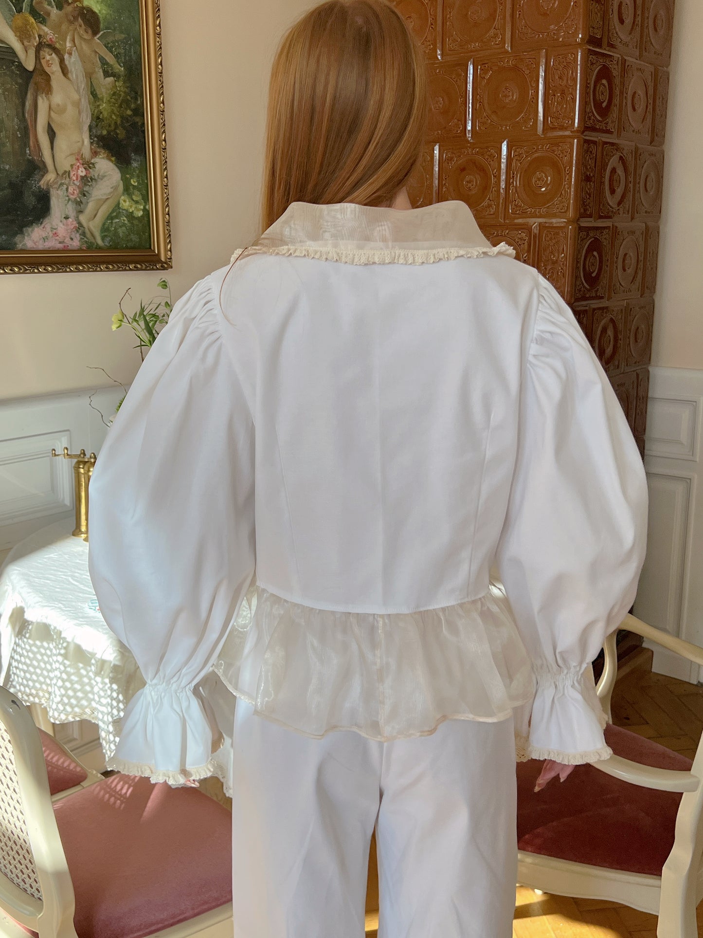 Set with organza details