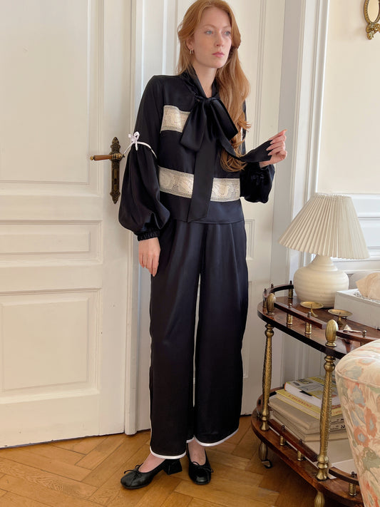 Black dove set with white detailing