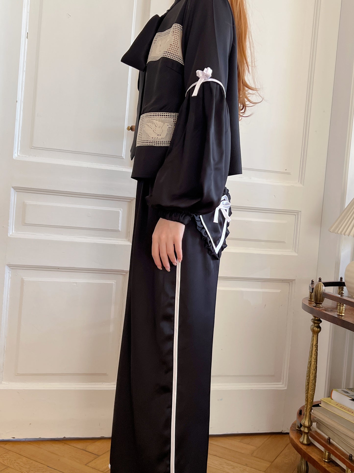 Black dove set with white detailing