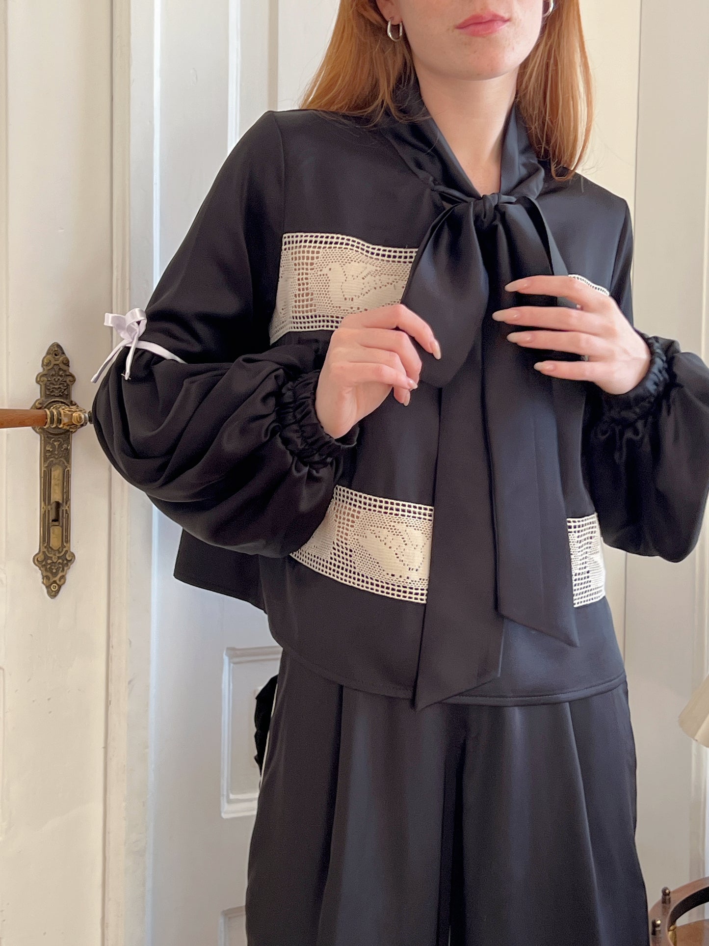 Black dove set with white detailing