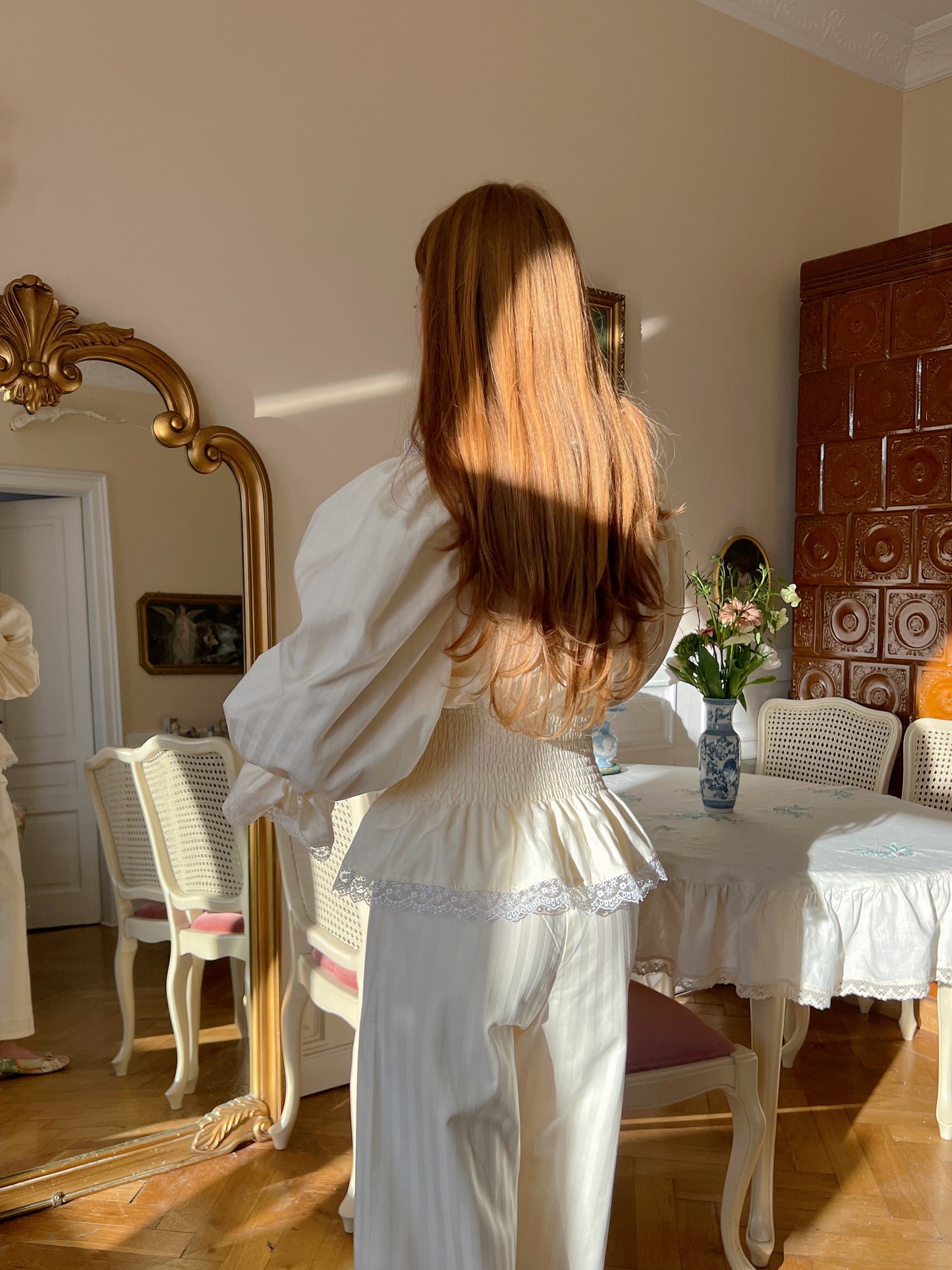 Cotton poplin antique puff sleeve set in Cream