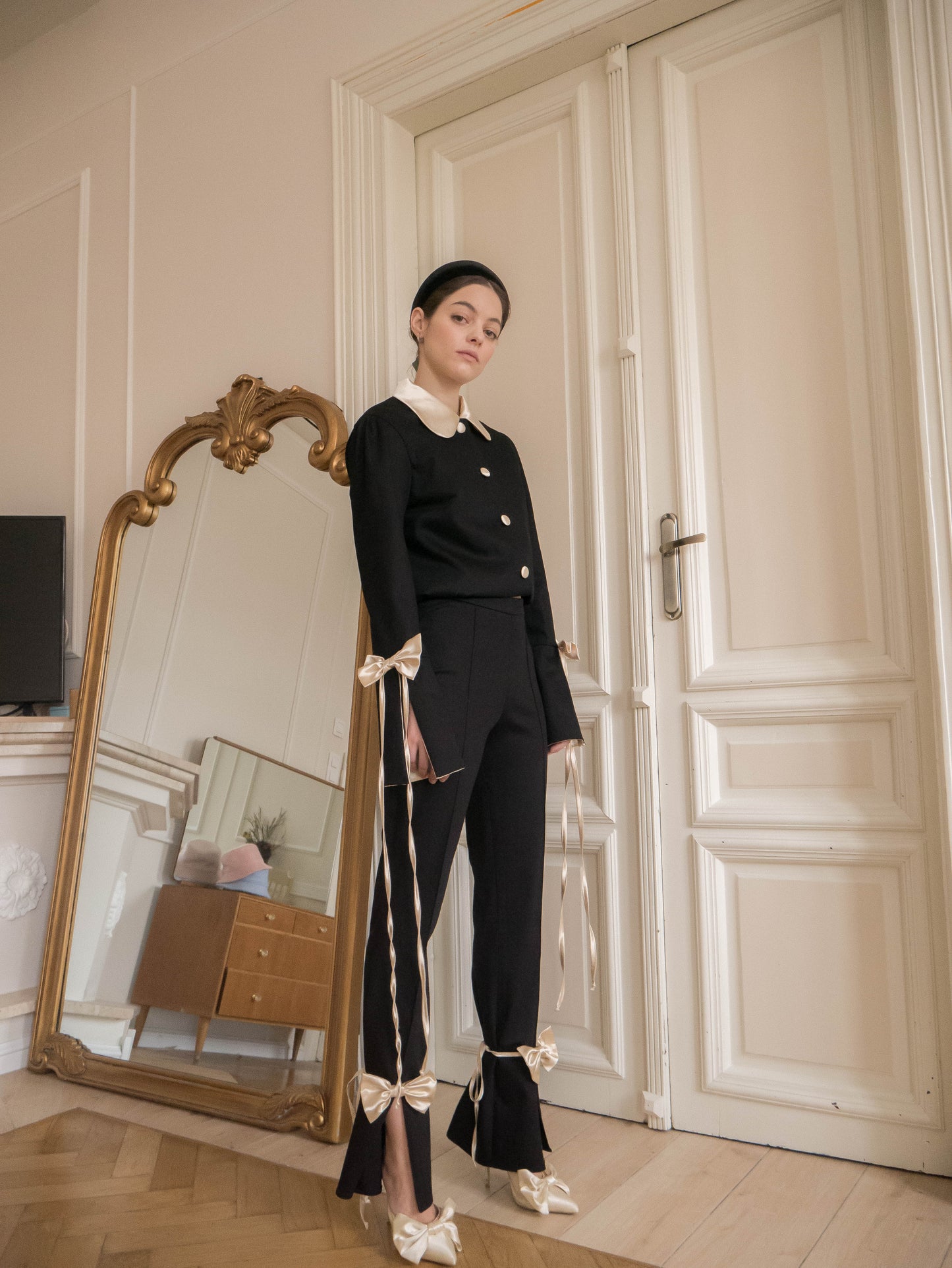 Black bow pants