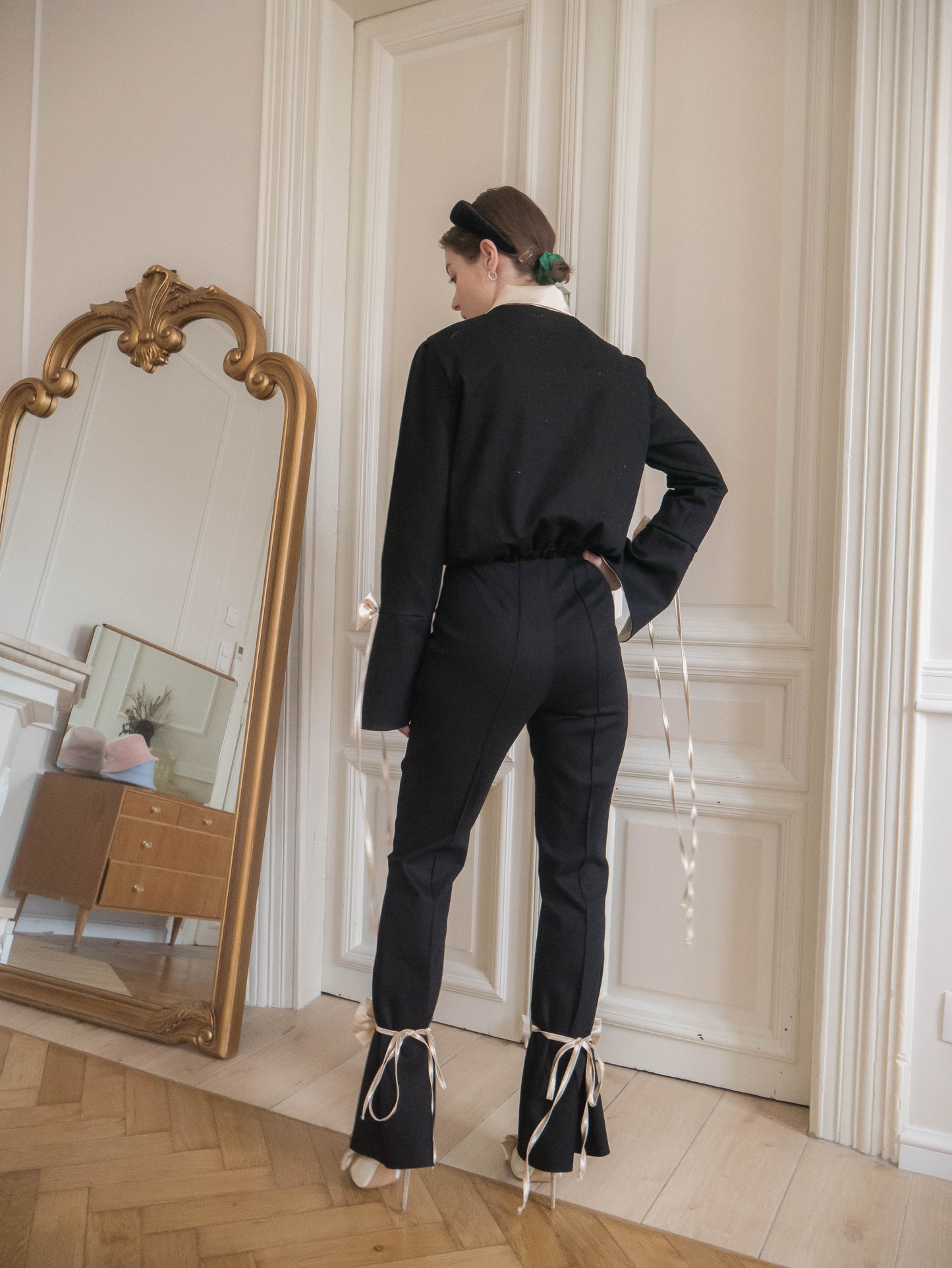 Black bow pants