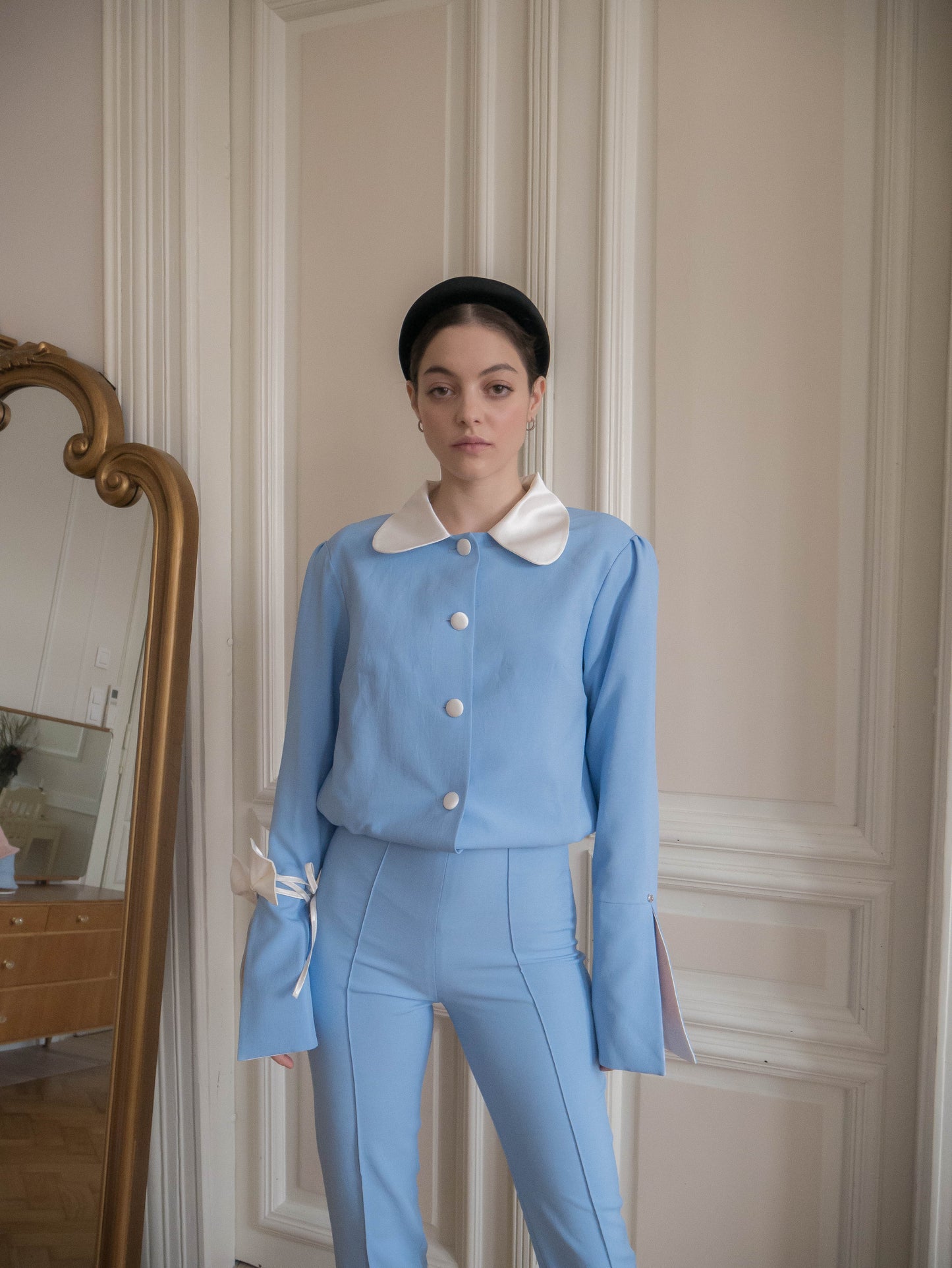 Babyblaue Schleifenhose