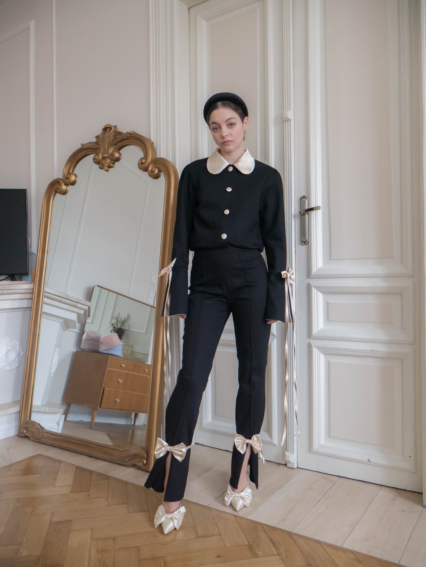 Black bow pants