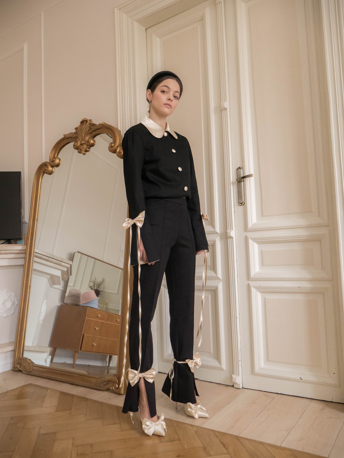 Black bow pants
