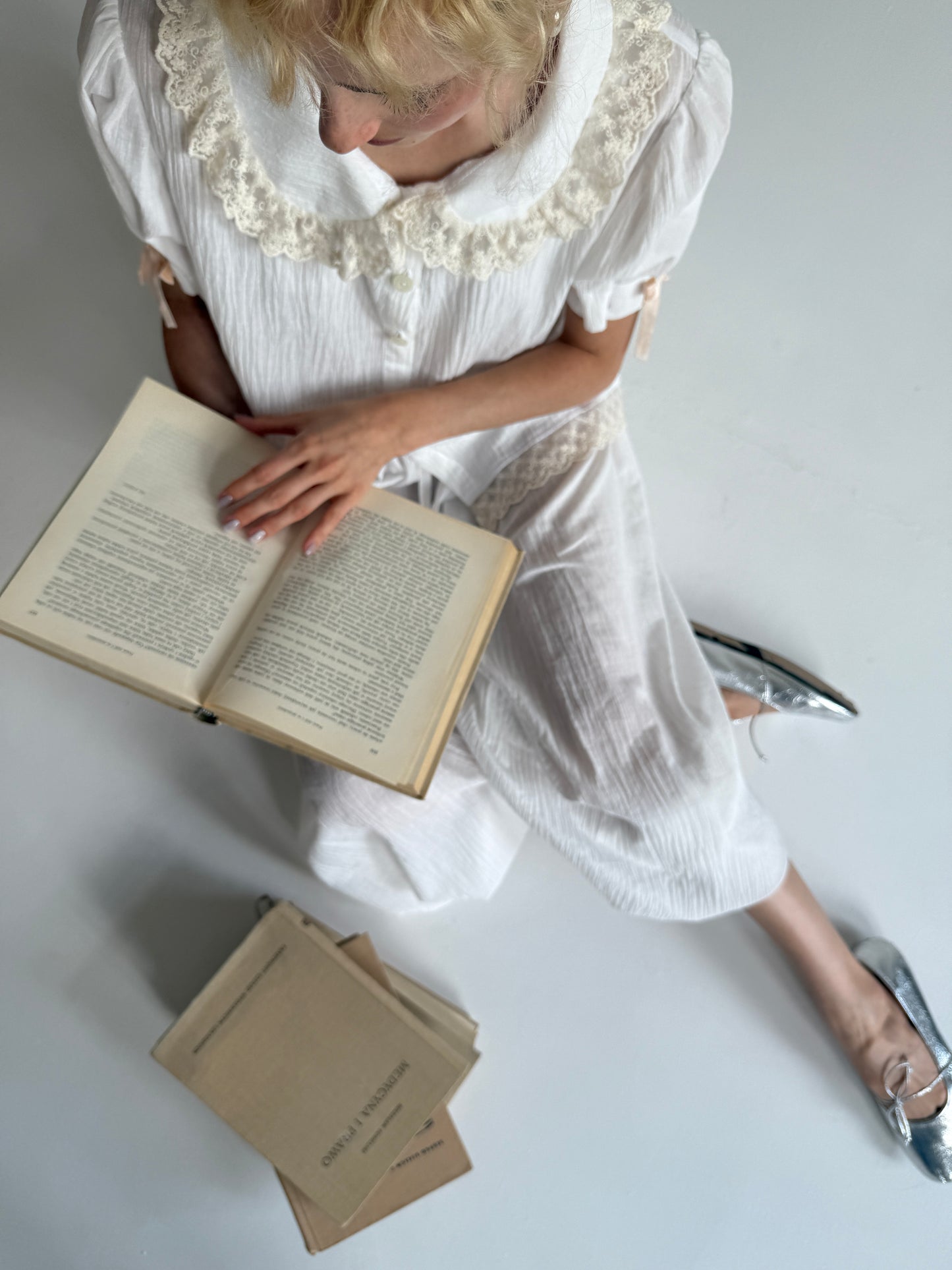 White Lounge Set