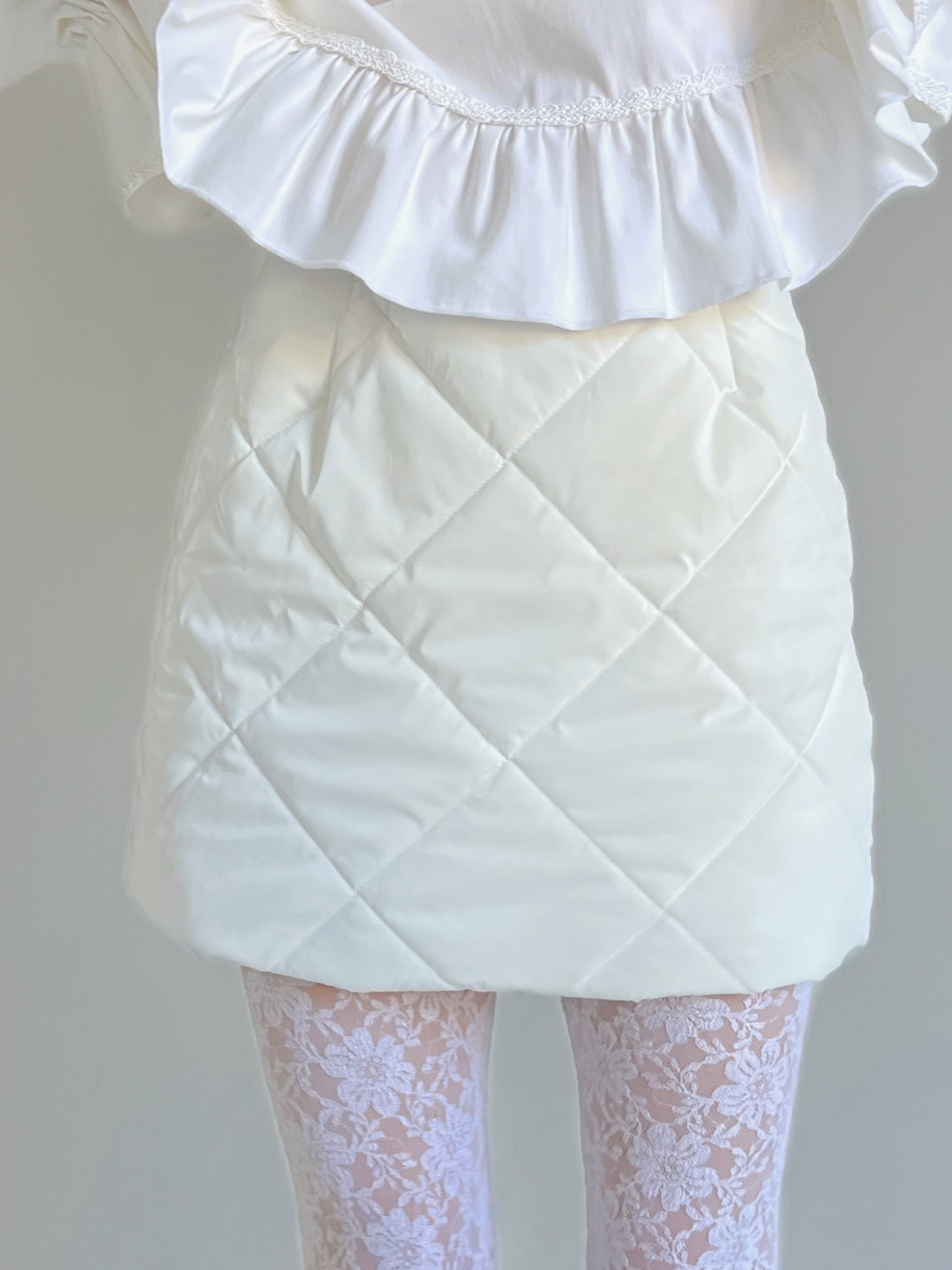 White quilted mini skirt