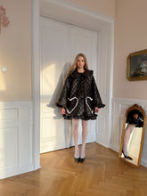 Charger l&#39;image dans la galerie, Ruffle Oversized Raincoat in black
