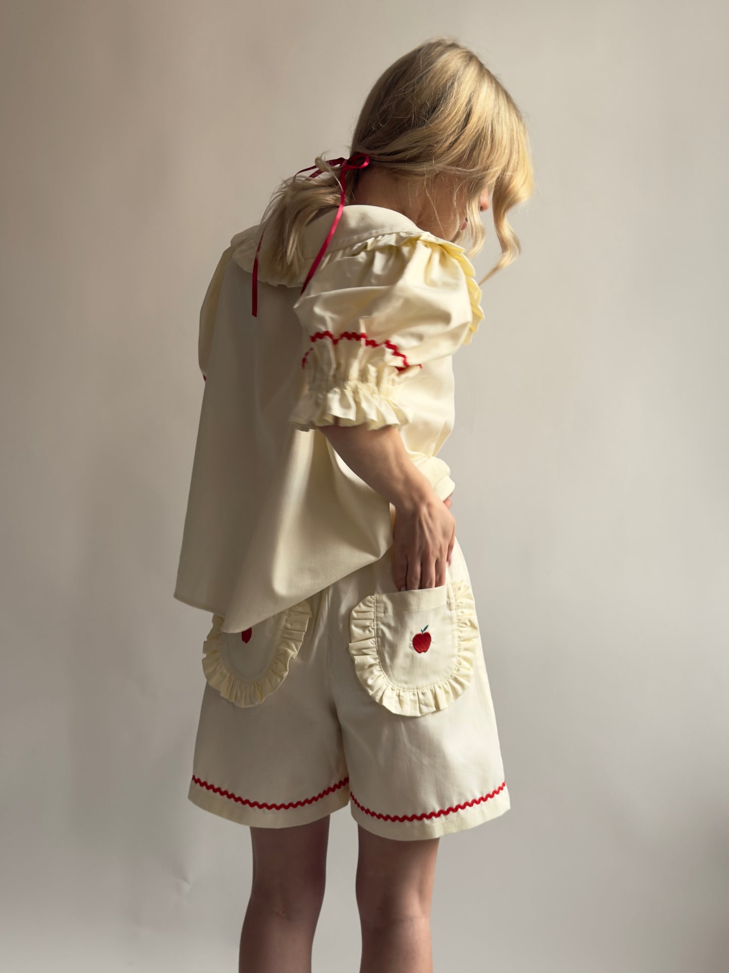 Short Embroidery Red Apples Set
