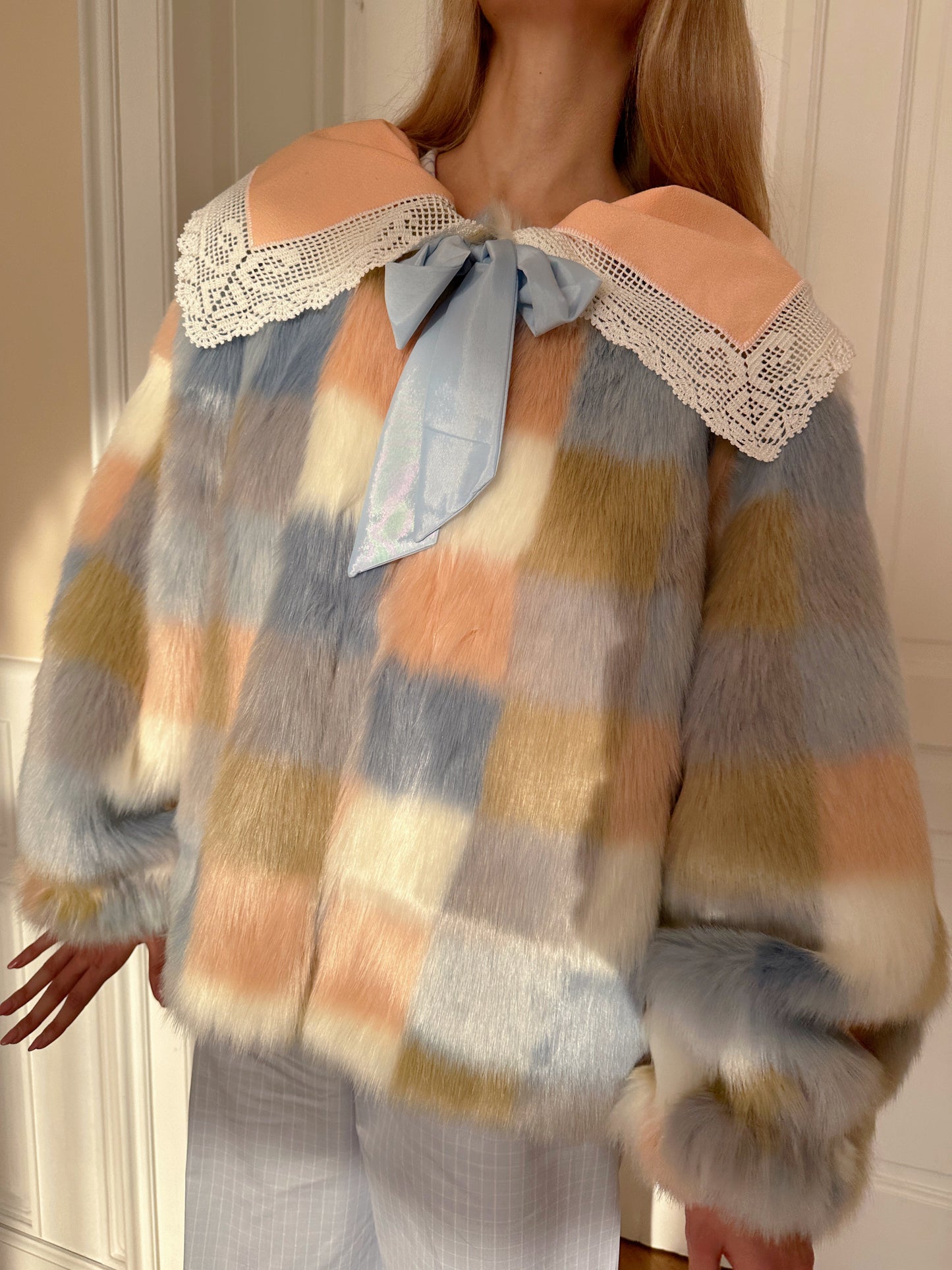 Faux fur with vintage collar