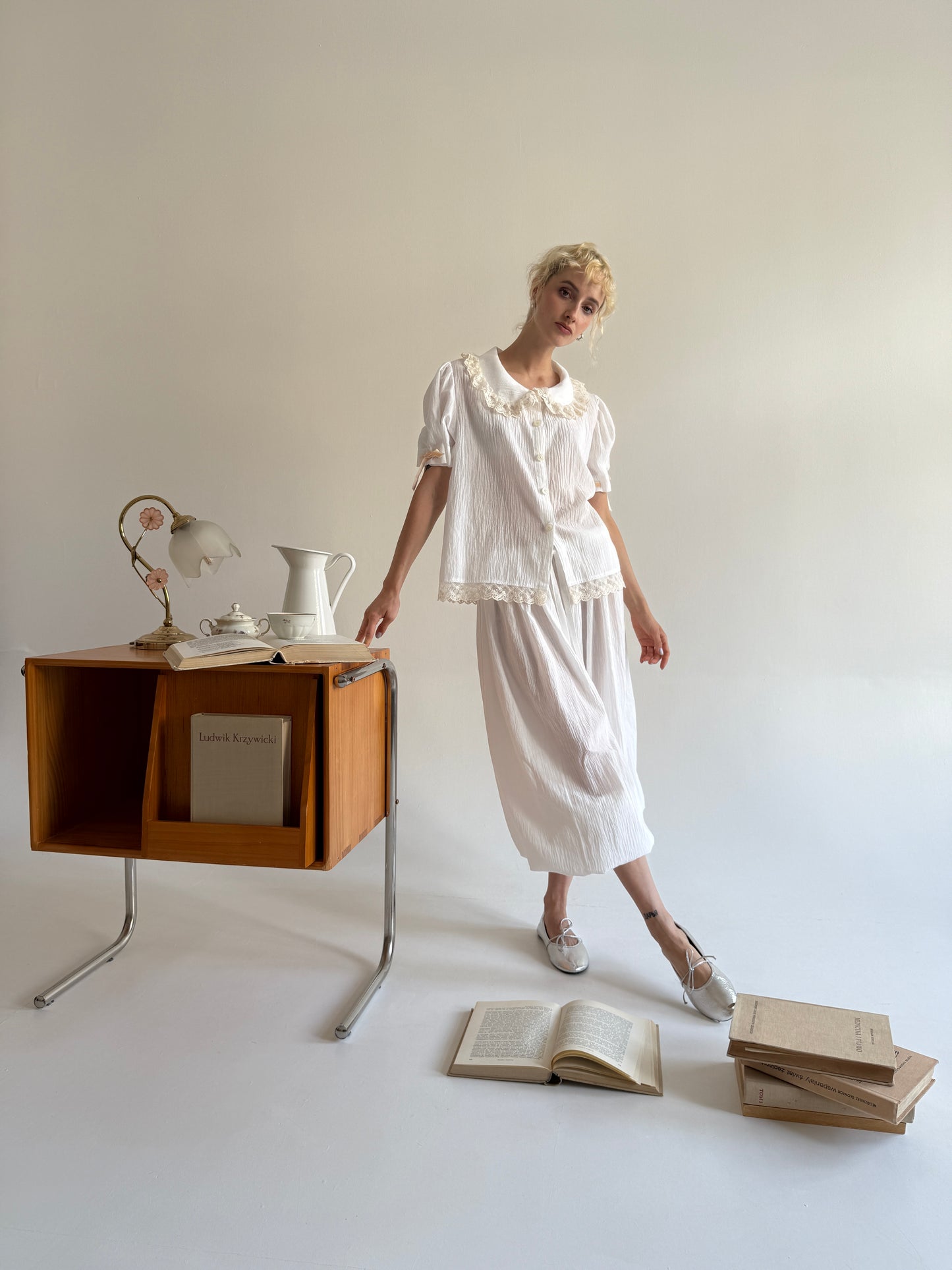 White Lounge Set